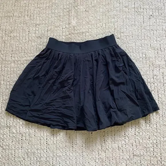 Aritzia TnAction Women's Navy Pleated Tennis Skirt - Size Small - Picture 2 of 5
